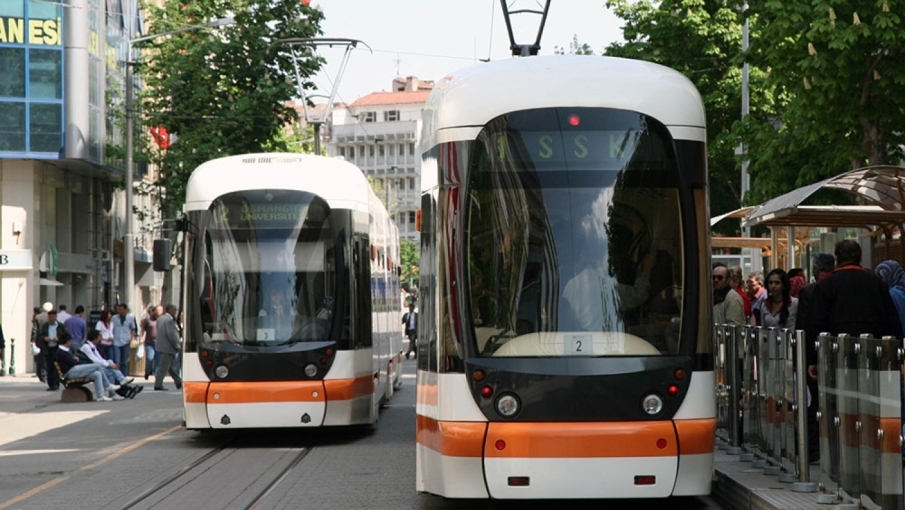 Eskişehir’de tramvay seferlerine kaza engeli: Acil durum otobüsleri devreye alındı